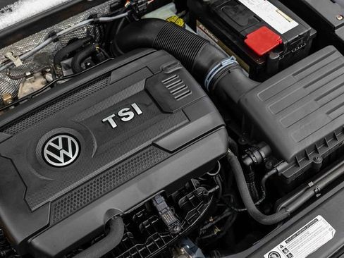 Used 2016 Volkswagen Golf SE image 27