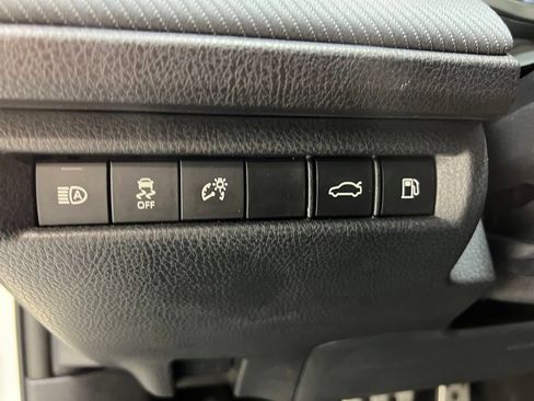 Used 2025 Toyota Camry SE FWD image 18