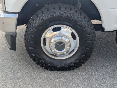 Used 2020 Ford F350 Lariat w/ Chrome Package image 12