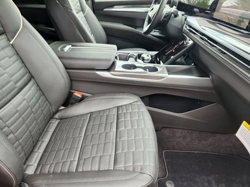 New 2026 Cadillac Escalade V AWD/4WD image 23