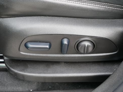 Used 2024 GMC Terrain SLT image 20