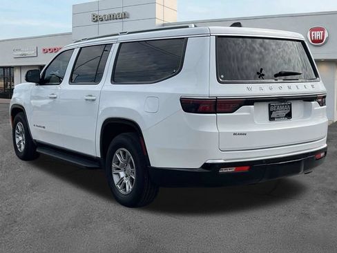 Used 2024 Jeep Wagoneer L 4WD image 5