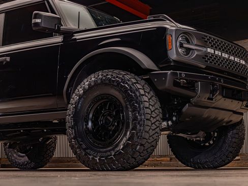 Used 2025 Ford Bronco Badlands image 12