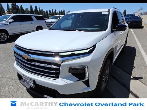 Used 2024 Chevrolet Traverse LT w/ LPO, Floor Liner Package FWD image 6