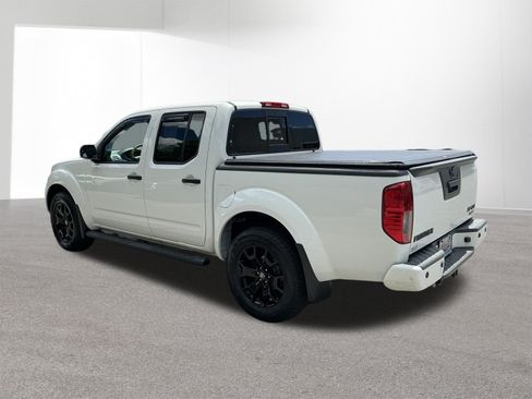 Used 2020 Nissan Frontier SV w/ Midnight Edition Floor Mats AWD/4WD image 5