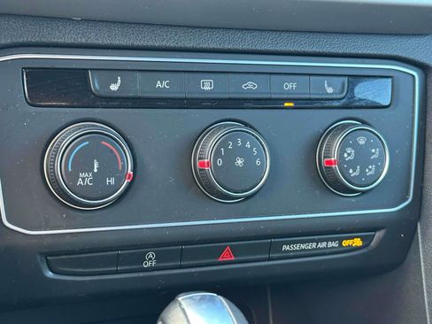 Certified 2022 Volkswagen Atlas Cross Sport SE image 25