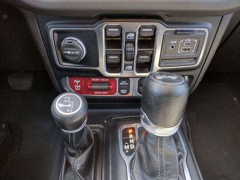 Used 2024 Jeep Wrangler Unlimited Rubicon AWD/4WD image 24