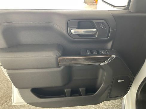 Used 2021 Chevrolet Silverado 1500 LT Trail Boss w/ LT Trail Boss Premium Package AWD/4WD image 35