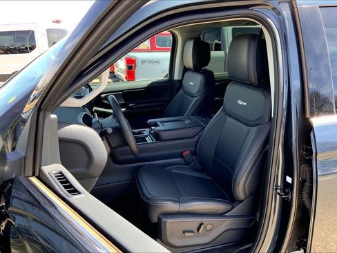 New 2026 Ford Expedition Max Platinum w/ Driver's Package image 9