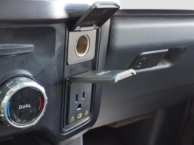 Used 2025 Ford F350 Lariat AWD/4WD image 14