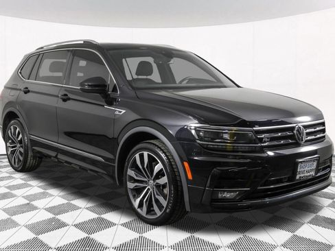 Used 2021 Volkswagen Tiguan SEL Premium R-Line w/ 3rd Row Seat Package AWD/4WD image 16