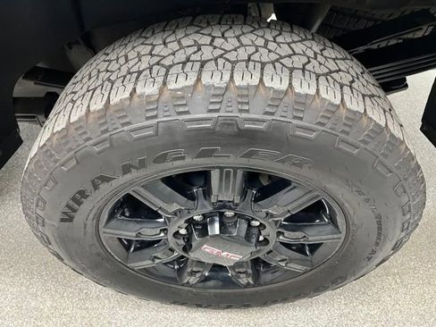 Used 2024 GMC Sierra 3500 AT4 w/ AT4 Premium Plus Package image 14