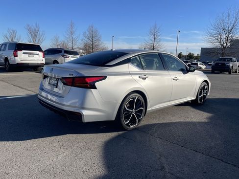 Used 2024 Nissan Altima 2.5 SR image 8
