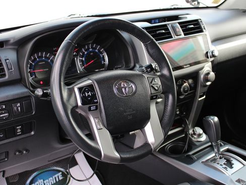 Used 2016 Toyota 4Runner SR5 Premium AWD/4WD image 18