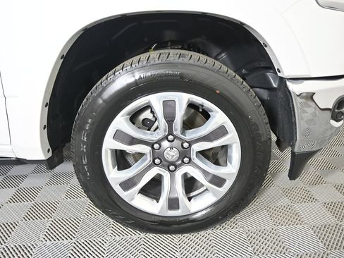 Used 2024 RAM 1500 Limited AWD/4WD image 12