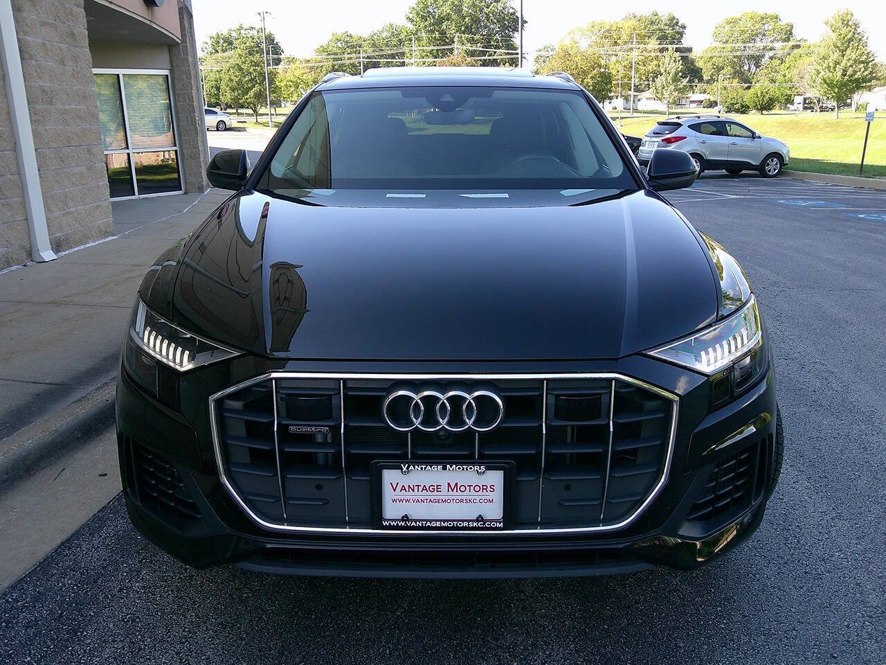 Used 2023 Audi Q8 Premium w/ Convenience Package AWD/4WD image 3