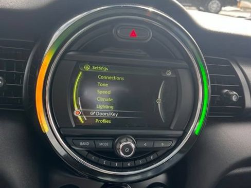 Used 2018 MINI Cooper 4-Door Hardtop FWD image 48