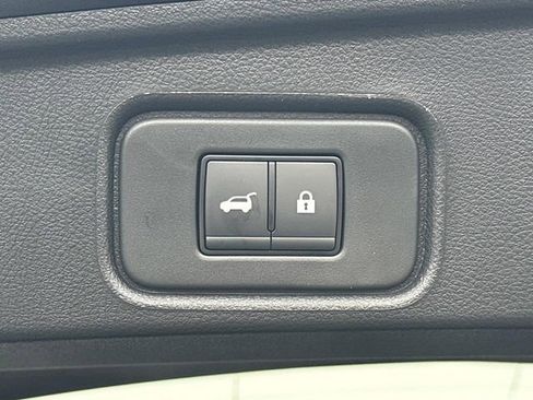 New 2026 Nissan Pathfinder SL image 12