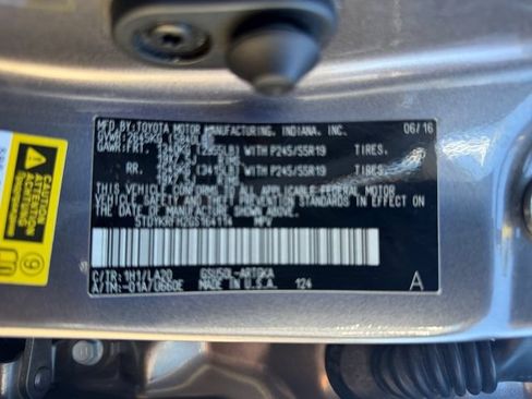 Used 2016 Toyota Highlander Limited FWD image 24