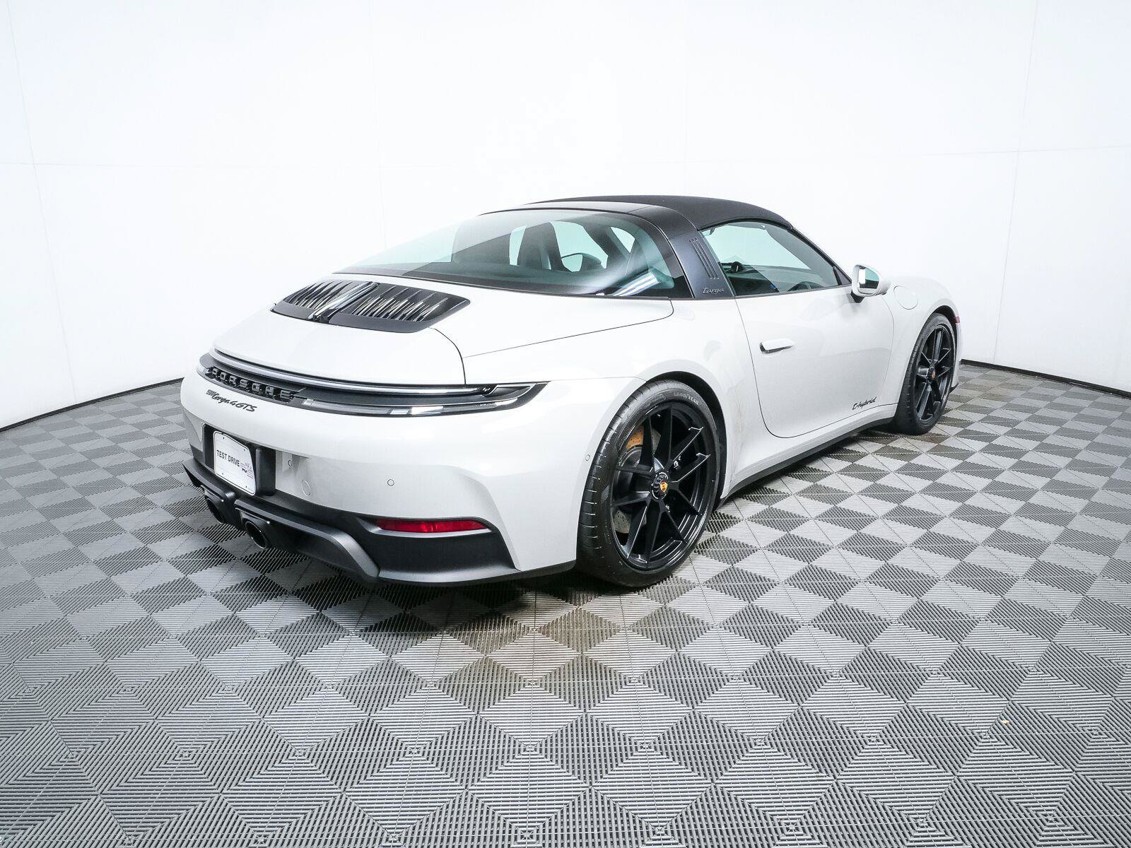 Certified 2026 Porsche 911 Targa 4 GTS AWD/4WD image 28