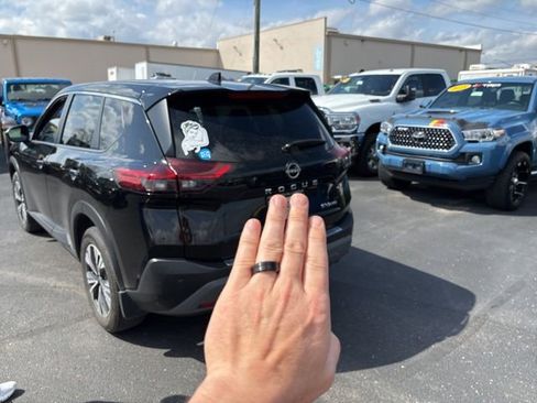 Used 2023 Nissan Rogue SV image 8