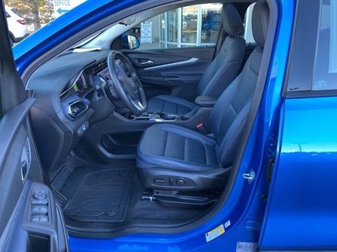 Used 2022 Chevrolet Bolt EUV Premier w/ Sun & Sound Package image 12