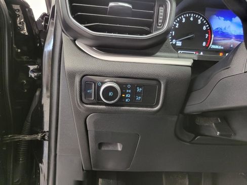 Used 2023 Ford Explorer XLT w/ Equipment Group 202A AWD/4WD image 11