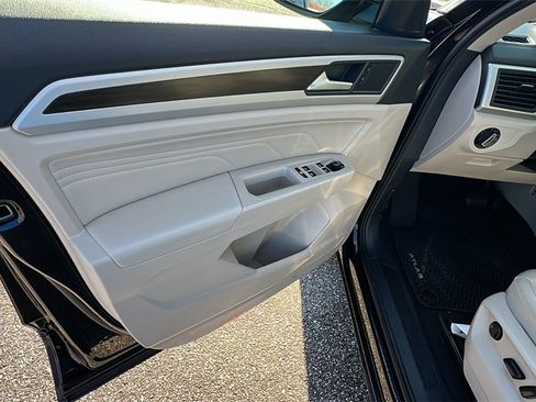 Used 2022 Volkswagen Atlas SE image 11