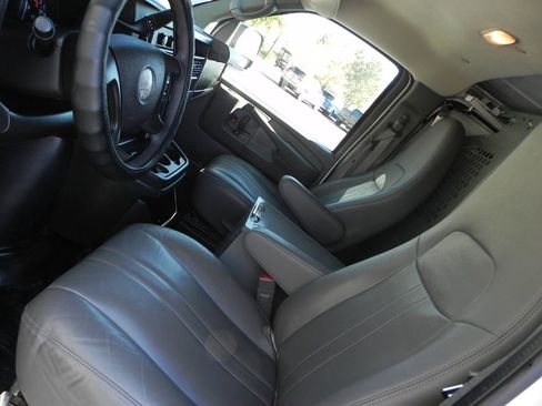 Used 2015 Chevrolet Express 3500 3500 image 14