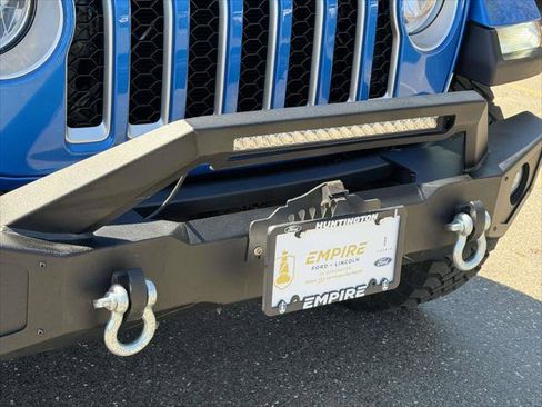 Used 2021 Jeep Gladiator Overland w/ Popular Equipment Package AWD/4WD image 7