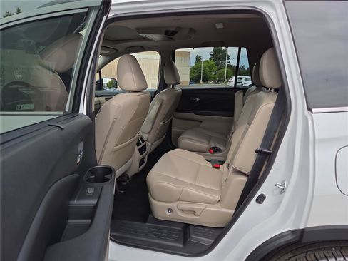 Used 2021 Honda Pilot Touring image 23