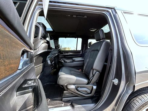 Used 2022 Jeep Grand Wagoneer Series II w/ Convenience Group III AWD/4WD image 21
