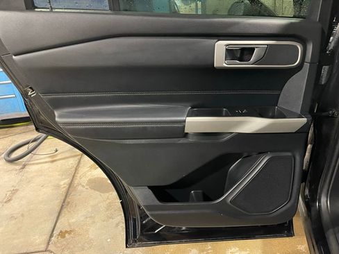 Used 2020 Ford Explorer XLT w/ Equipment Group 202A image 17