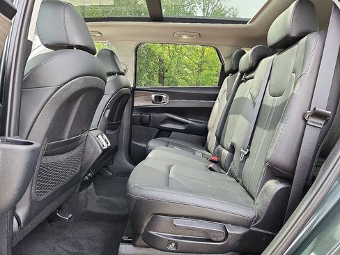 Certified 2023 Kia Sorento S w/ Panoramic Sunroof Package image 10