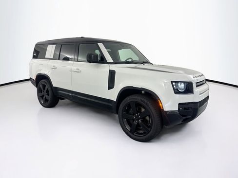 New 2026 Land Rover Defender 130 X-Dynamic SE AWD/4WD image 3