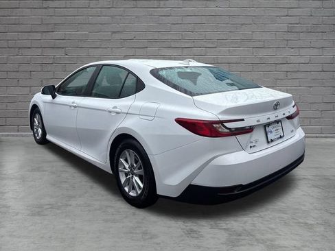 Used 2025 Toyota Camry LE FWD image 5