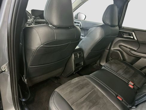 Used 2024 Mitsubishi Outlander SE AWD/4WD image 28