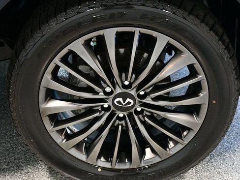 Used 2024 INFINITI QX80 Sensory AWD/4WD image 21