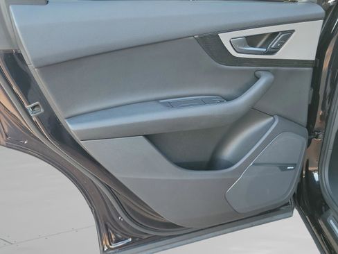 Used 2019 Audi Q7 Premium Plus image 13