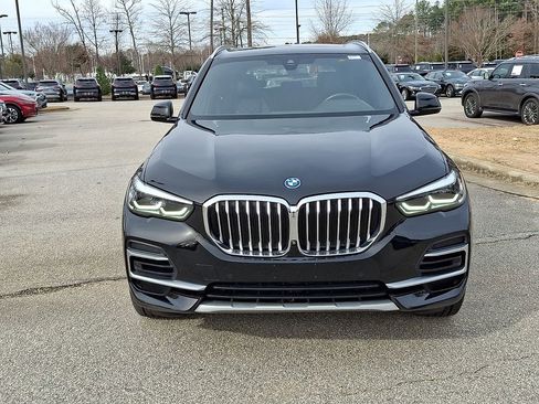 Used 2023 BMW X5 xDrive45e image 2