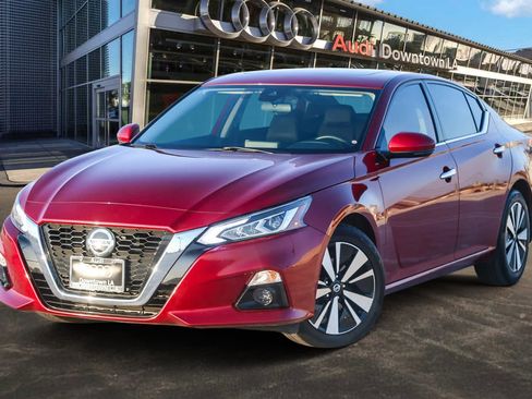 Used 2022 Nissan Altima 2.5 SL image 1