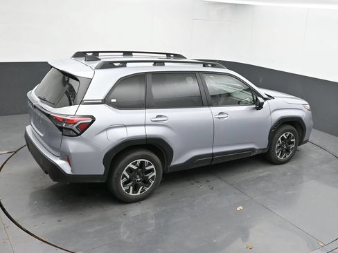 Used 2025 Subaru Forester Premium AWD/4WD image 13