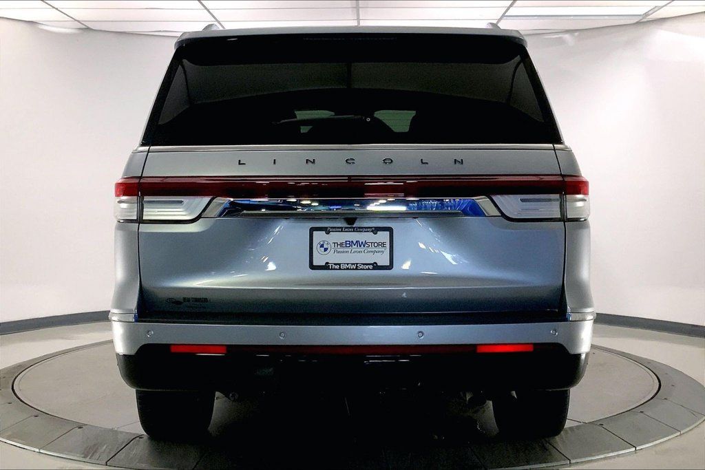 Used 2023 Lincoln Navigator L Black Label AWD/4WD image 3