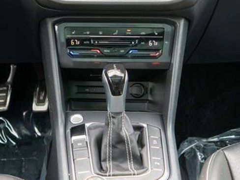 Used 2024 Volkswagen Tiguan SE R-Line AWD/4WD image 17