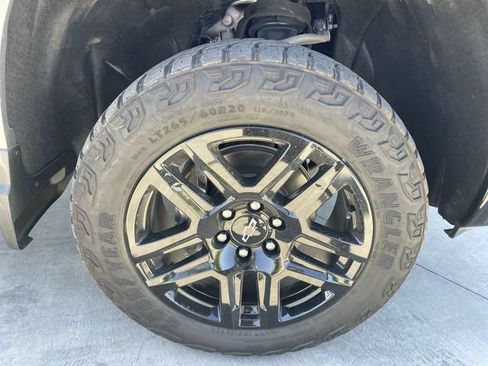 Used 2024 Chevrolet Silverado 1500 LT Trail Boss w/ LT Trail Boss Premium Package AWD/4WD image 32