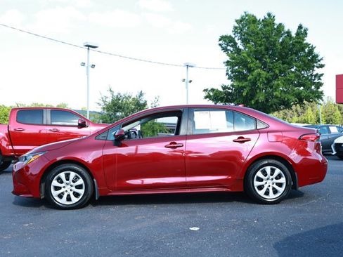 Used 2022 Toyota Corolla LE FWD image 9