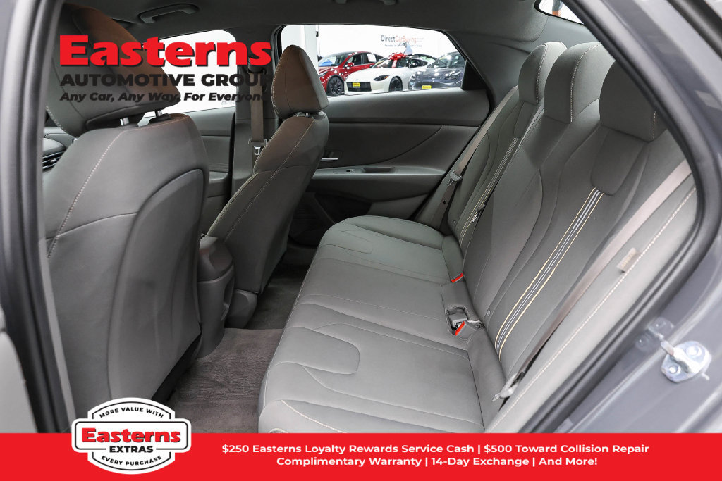 Used 2025 Hyundai Elantra Hybrid FWD image 21