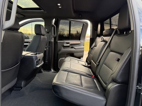 Used 2025 GMC Sierra 2500 Denali w/ Technology Package image 14