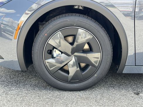 New 2026 Toyota Prius Plug-In Hybrid image 5