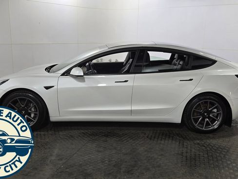 Used 2021 Tesla Model 3 Standard Range Plus RWD image 4